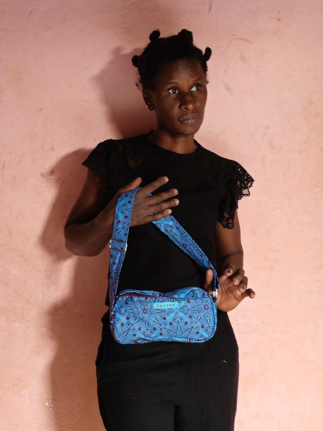 Petite sacoche faite main par Zoumana Sanou avec motifs géométriques