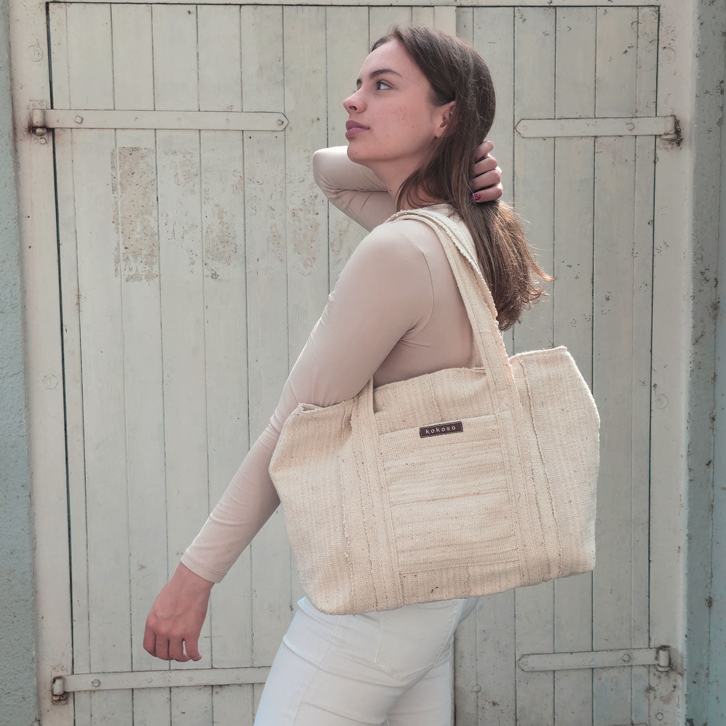 Sac tissage traditionnel en blanc cassé, filé et tissé à la main