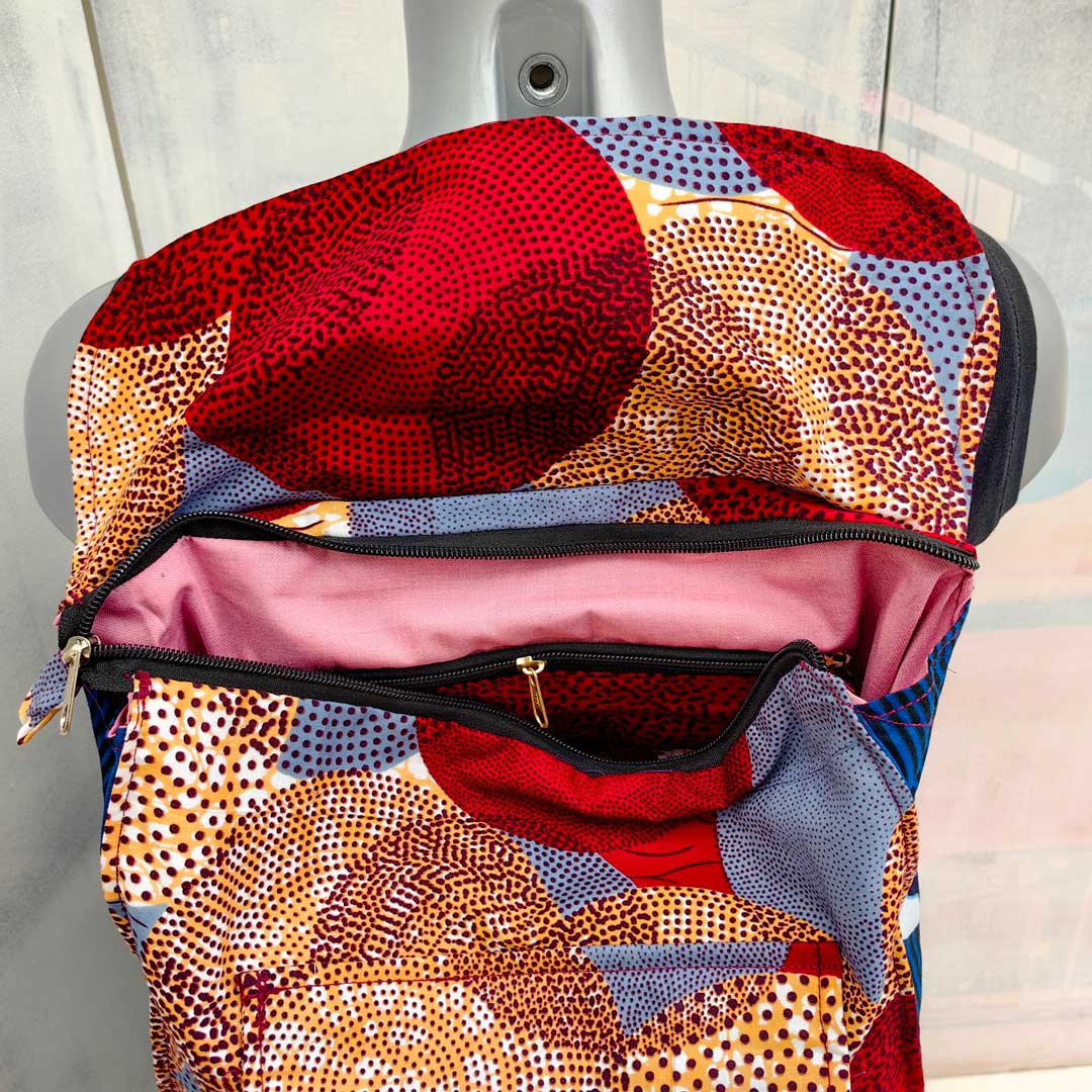 Sac artisanal en tissu africain, fabriqué vegan. Slow fashion de créateur.