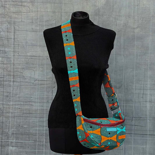 sacoche en wax avec motifs turquoises