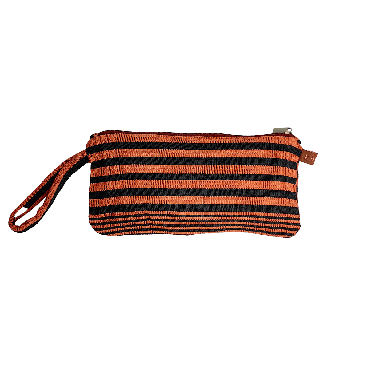 Pochette vegan fait main par des artisans à Bobo Dioulasso.