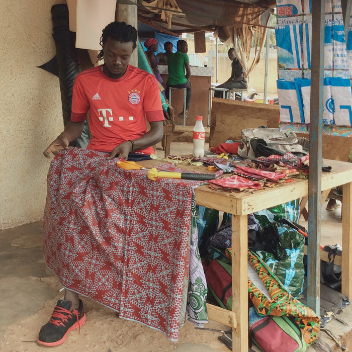Moussa a travaillé a confectionné une grand partie des modèles de kokoso avant Zoumana
