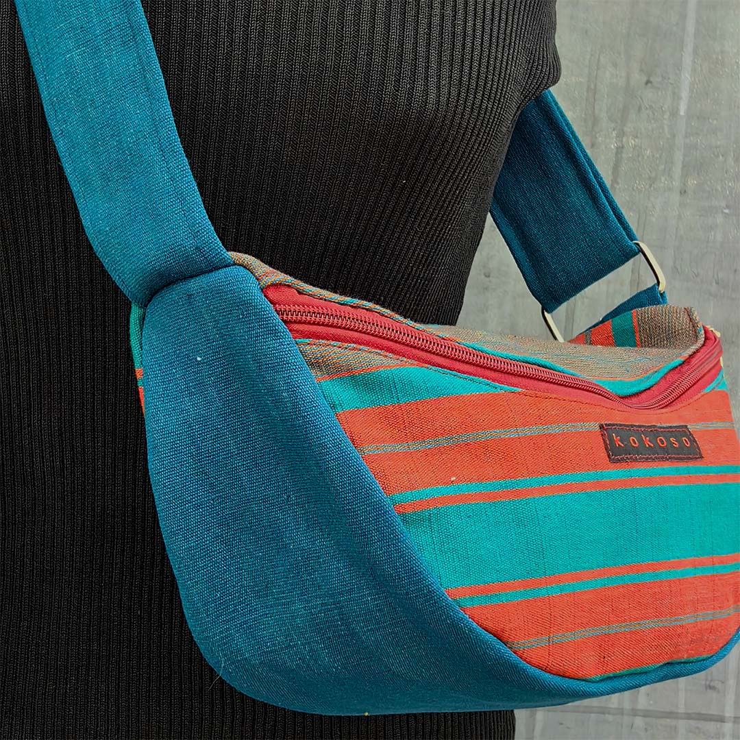 idée cadeau, sac africain tissé en forme de lune, Faso Dan Fani, Burkina Faso
