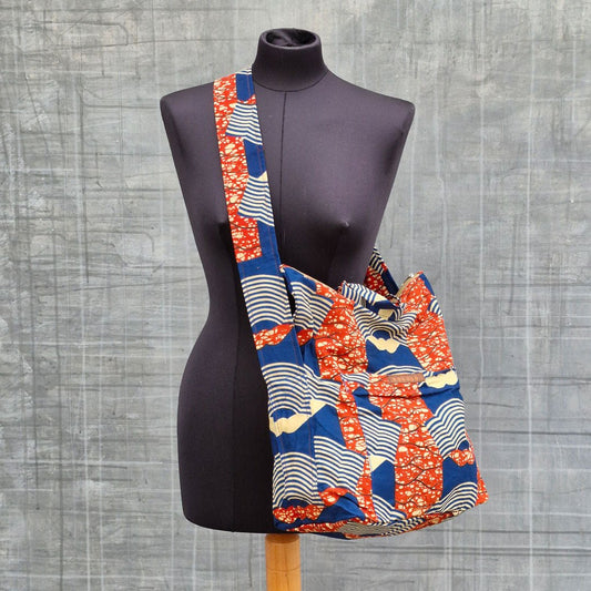 Sac en bandoulière en coton pur avec tissu Wax. Une pièce unique de créateur.