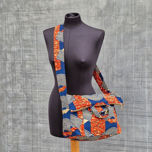Sac en bandoulière en coton pur avec tissu Wax. Une pièce unique de créateur.