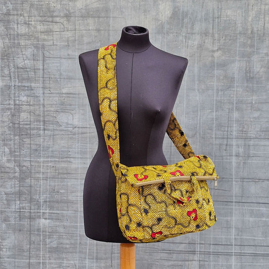 Sac en bandoulière en coton pur avec tissu Wax. Une pièce unique de créateur.