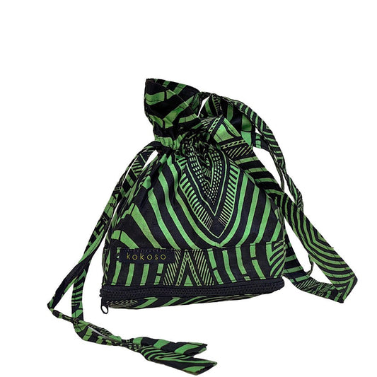 Sac artisanal en tissu africain, fabriqué vegan. Slow fashion de créateur.