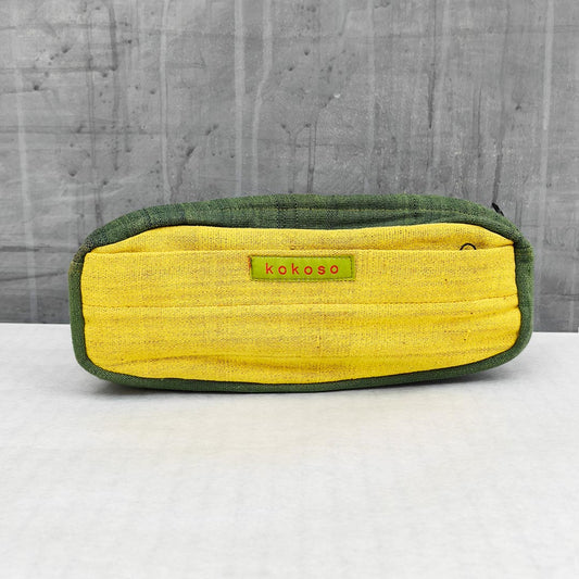 Trousse en coton tissé main, petit format pour les déplacements.
