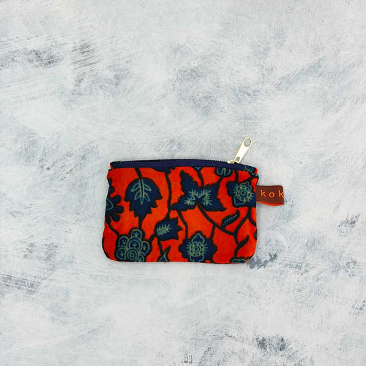 Pochette en tissu Wax, format compact et fait main. Idée cadeau pour femme.