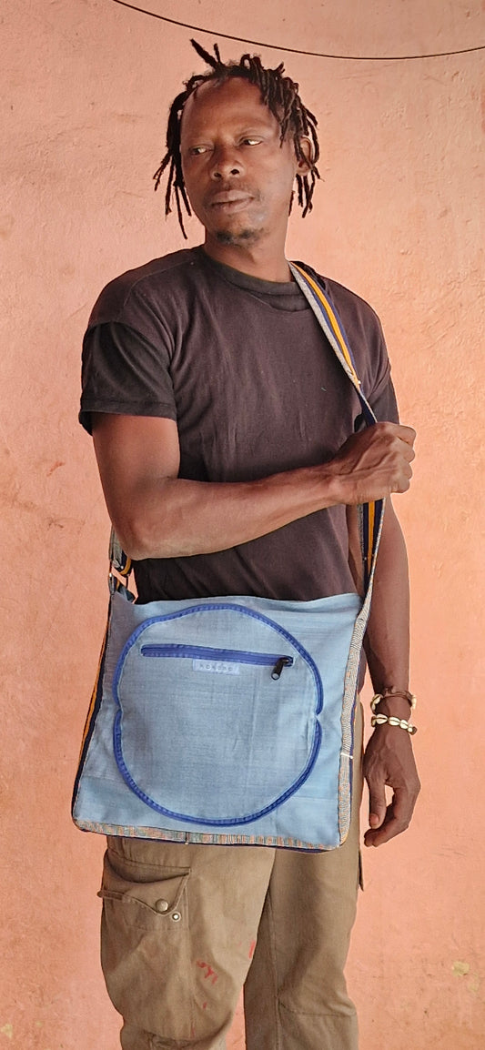 cadeau atypique, Sac tissé à bandoulière coloré issu du commerce équitable, bleu