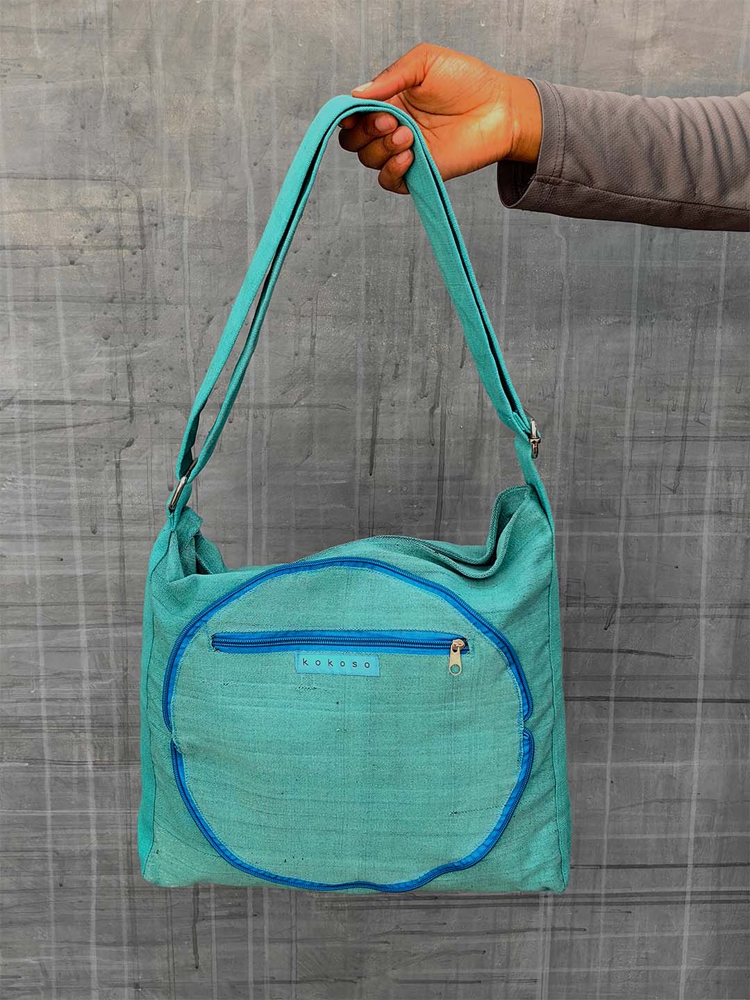 cadeau atypique, Sac tissé à bandoulière coloré issu du commerce équitable, turquoise
