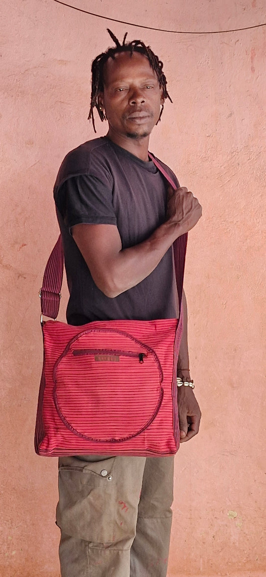 cadeau atypique, Sac tissé à bandoulière coloré issu du commerce équitable, rouge