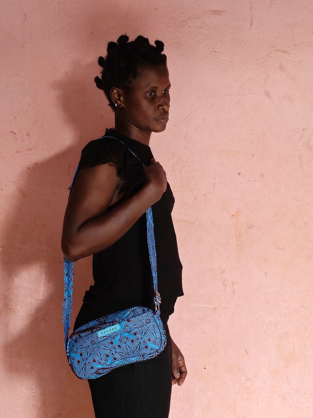 Petite sacoche faite main par Zoumana Sanou avec motifs géométriques