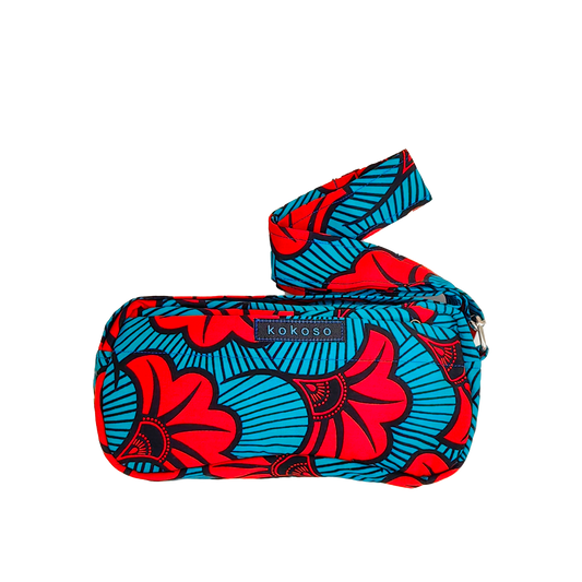 Petite sacoche faite main par Zoumana Sanou avec motifs floraux