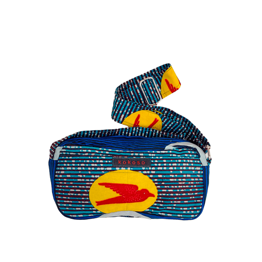 Petite sacoche faite main par Zoumana Sanou avec motifs hirondelles, en wax