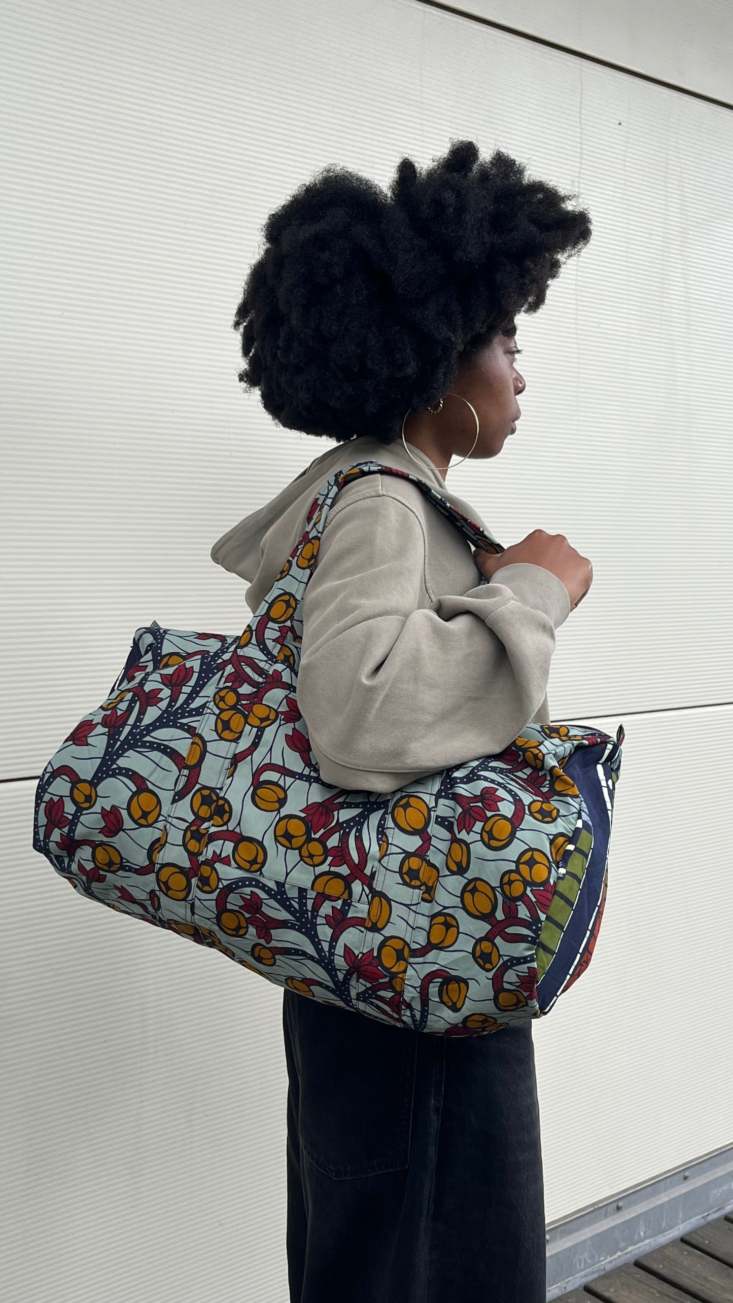 sac de voyage en wax à motifs floraux
