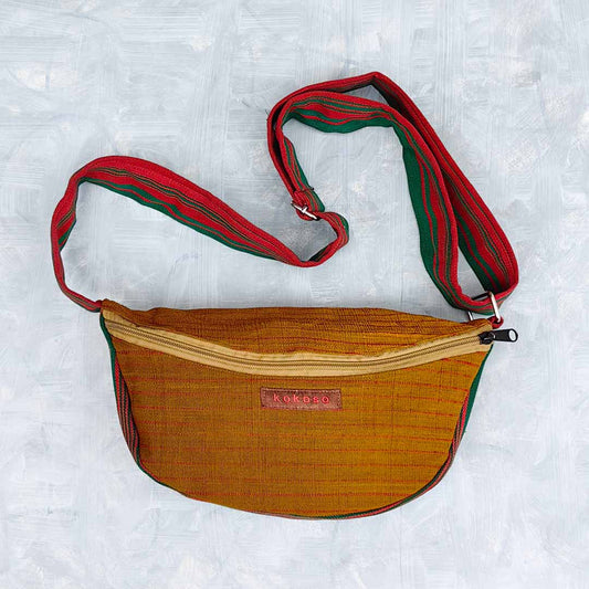 sac lune en Faso Dan Fani en couleur moutarde