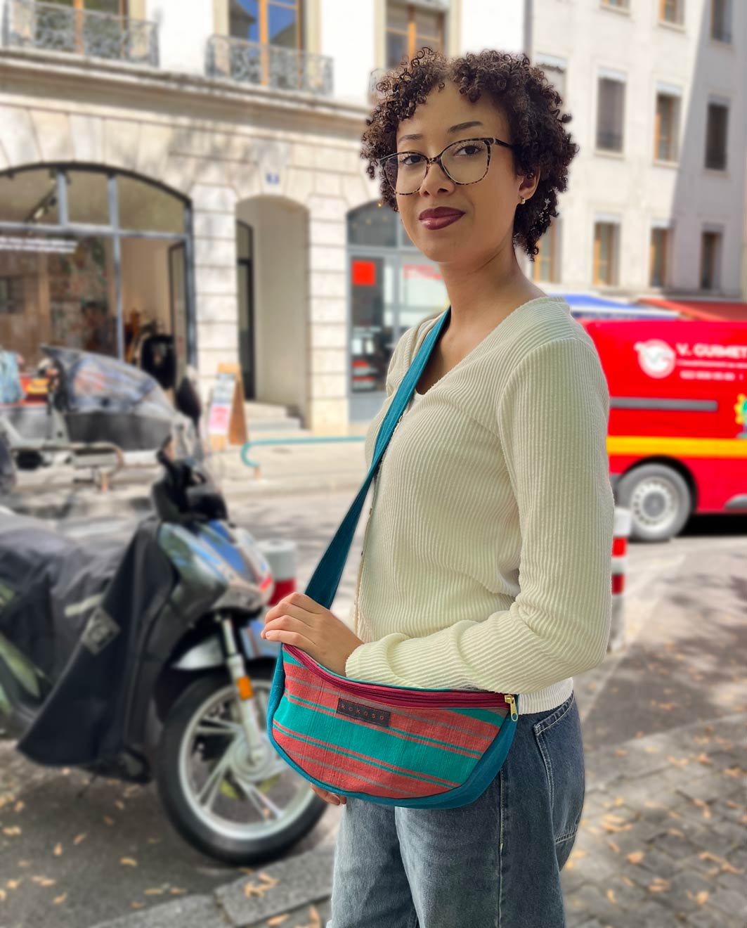 sac lune en Faso Dan Fani rayé turquoise et rouge
