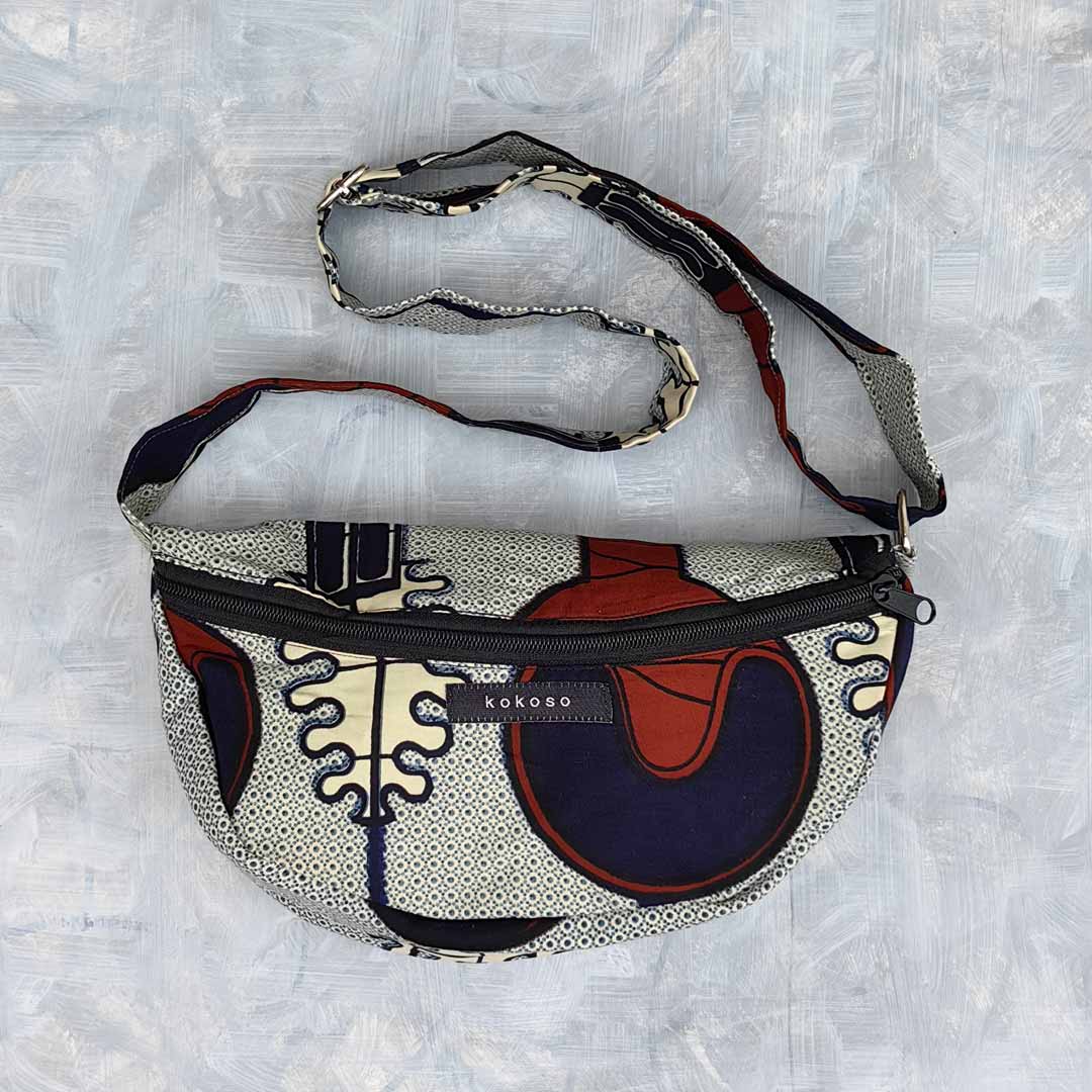 sac lune en wax gris en wax à motifs bleus