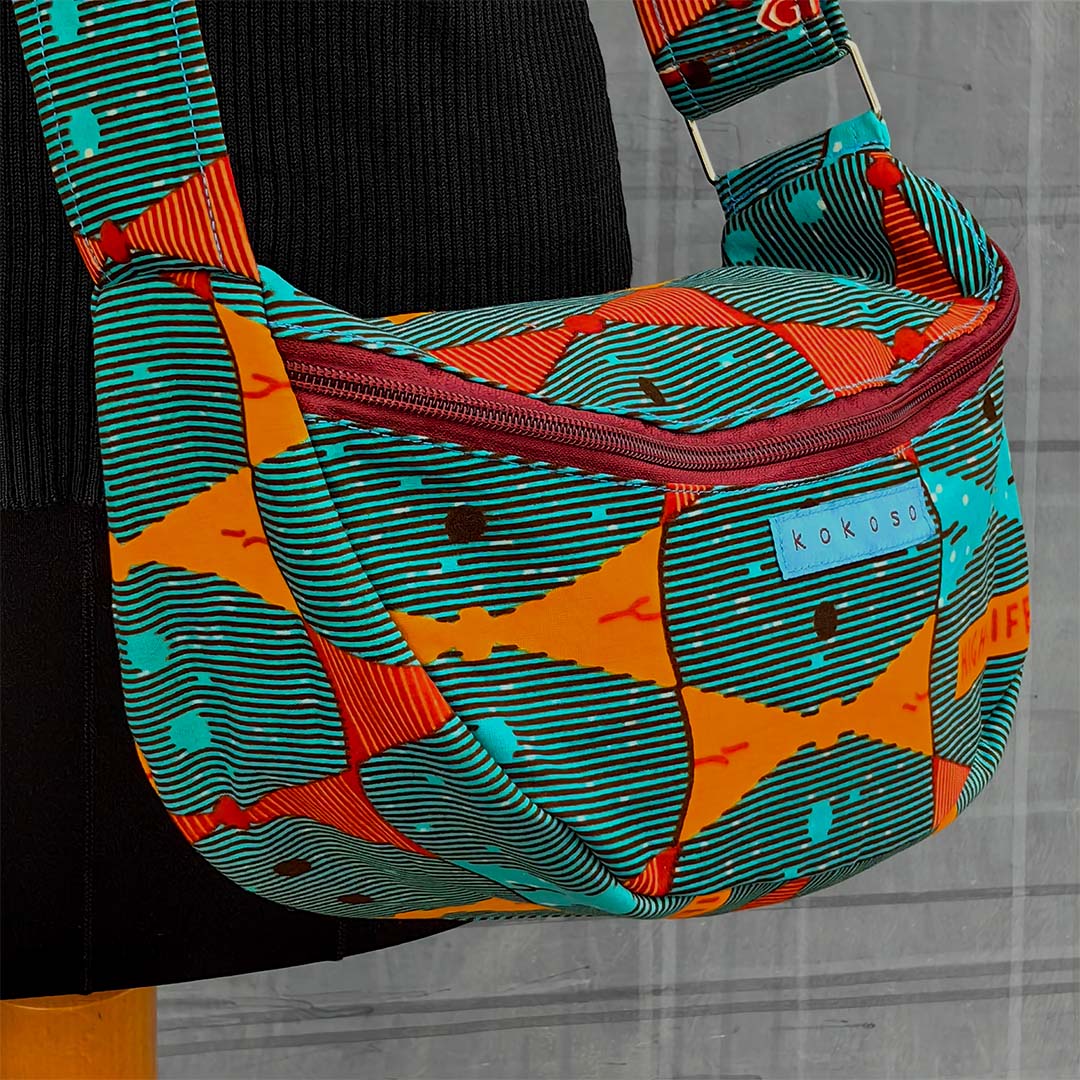 sacoche en wax avec motifs turquoises