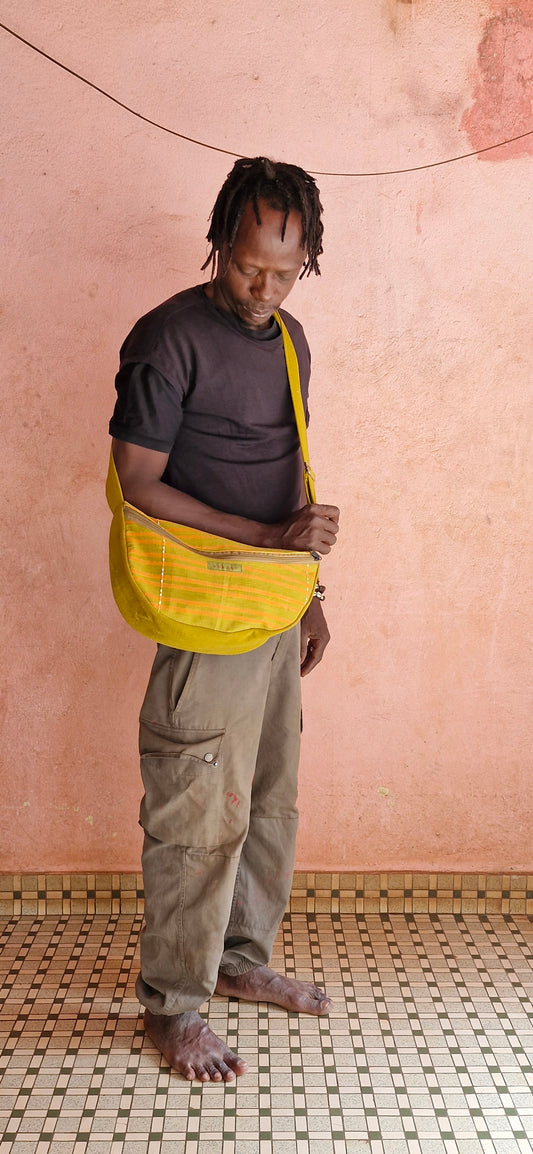 cadeau original, Sac africain en bandoulière jaune issu du commerce équitable